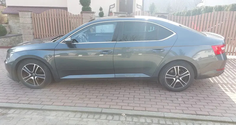 wielkopolskie Skoda Superb cena 57874 przebieg: 190000, rok produkcji 2015 z Konin